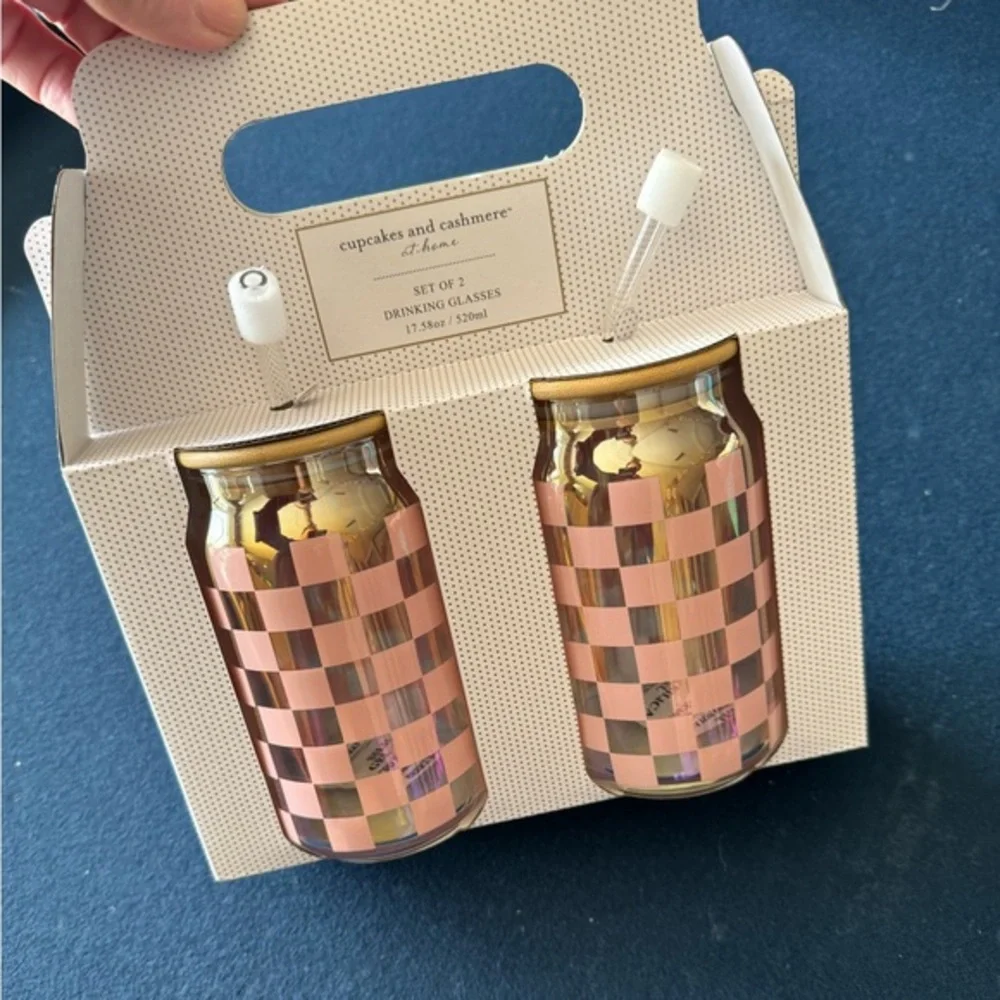 CUPCAKE & CASHMERE at HOME! Gorgeous checkered reusable glasses w/glass straws!